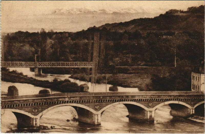 Carte postale ancienne Pau Les Ponts sur le Gave France à Pau