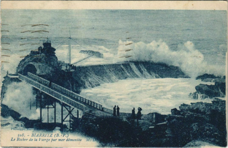 Carte postale ancienne Biarritz Rocher de la Vierge France à Biarritz