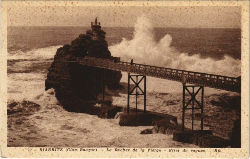 Carte postale ancienne Biarritz Rocher de la Vierge France à Biarritz