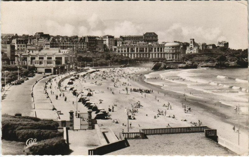Carte postale ancienne Biarritz Grande Plage France à Biarritz