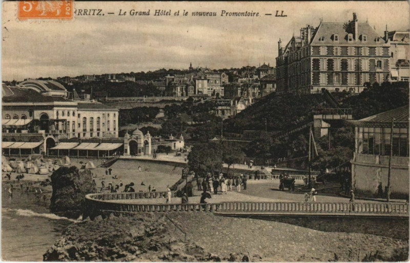 Carte postale ancienne Biarritz Grand Hotel et le nouveau Promontoire France à Biarritz