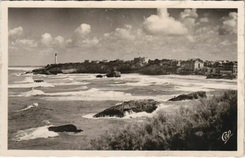 Carte postale ancienne Biarritz vue vers le Phare France à Biarritz