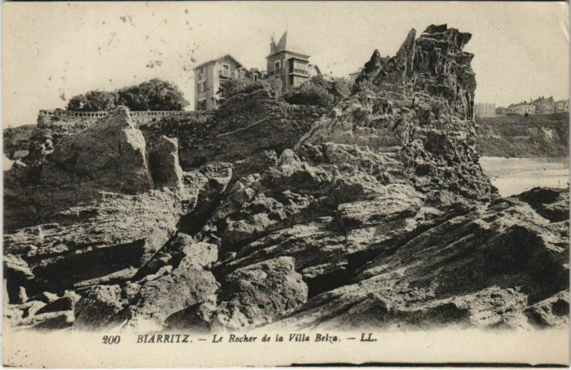 Carte postale ancienne Biarritz Le Rocher et de la Villa Belza France à Biarritz