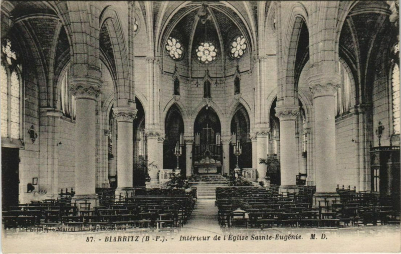 Carte postale ancienne Biarritz Interieur de l'Eglise Sainte-Eugenie France à Biarritz