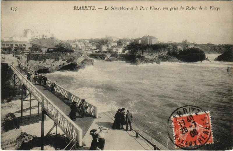 Carte postale ancienne Biarritz le Semaphore et le Port Vieux France à Biarritz