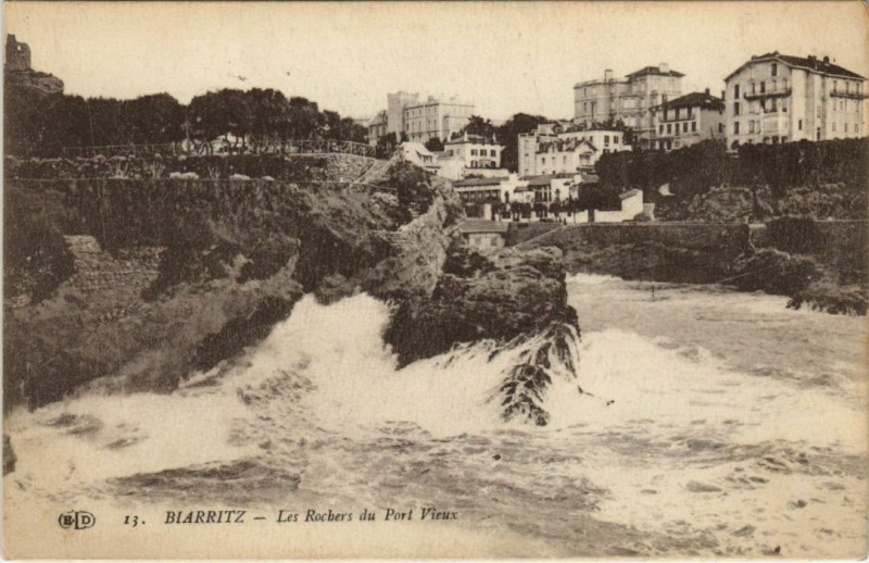 Carte postale ancienne Biarritz Rochers du Port Vieux France à Biarritz