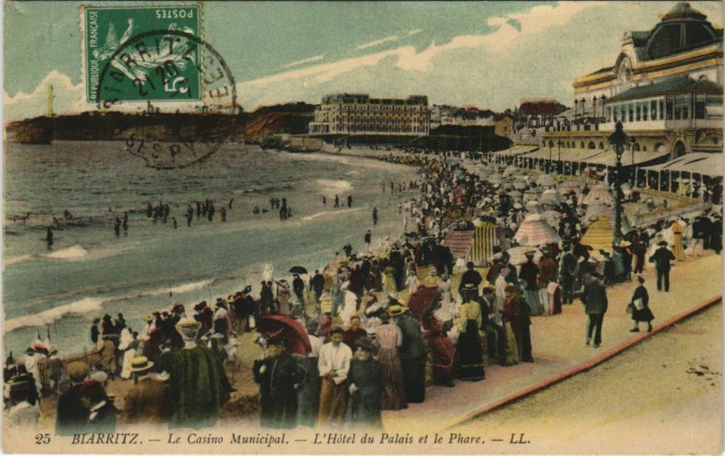 Carte postale ancienne Biarritz Casino Municipal ,Hotel du Palais,le Phare France à Biarritz