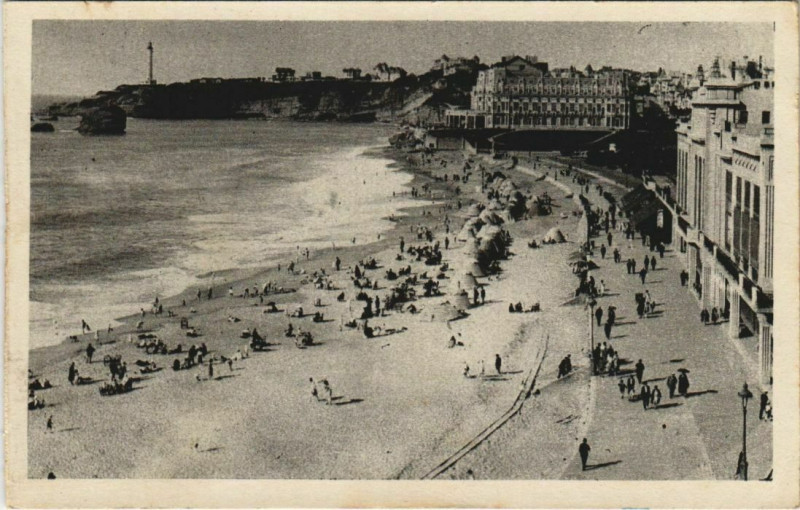 Carte postale ancienne Biarritz La Plage France à Biarritz