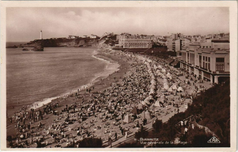 Carte postale ancienne Biarritz vue generale de la Plage France à Biarritz