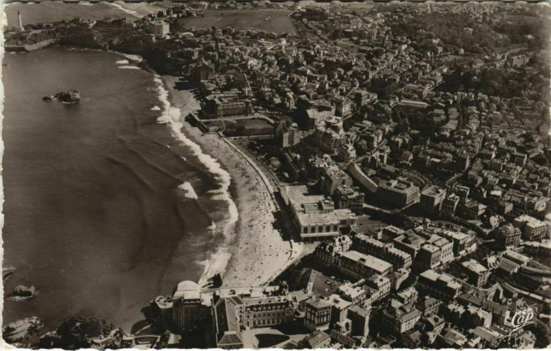 Carte postale ancienne Biarritz Grande Plage ,Casinos,Rocher du Basta France à Biarritz
