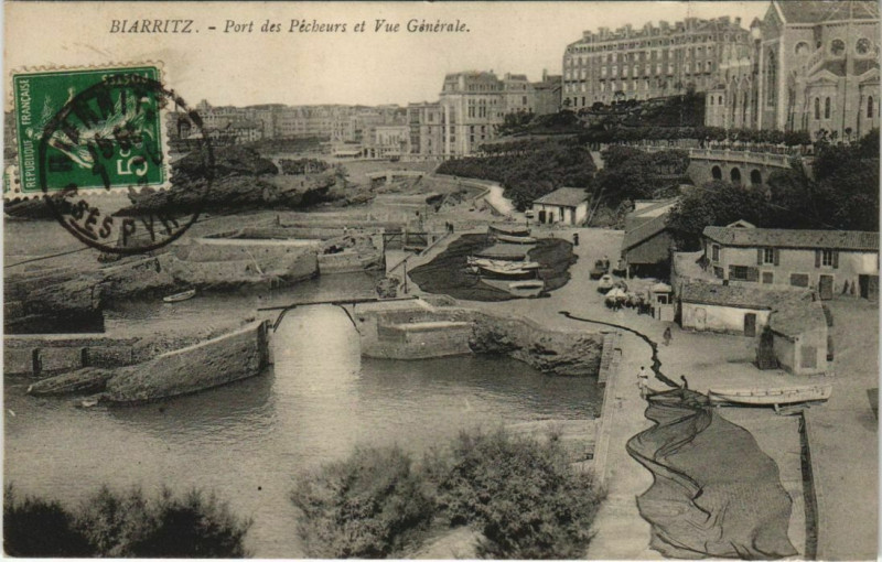 Carte postale ancienne Biarritz Port des Pecheurs et vue generale France à Biarritz