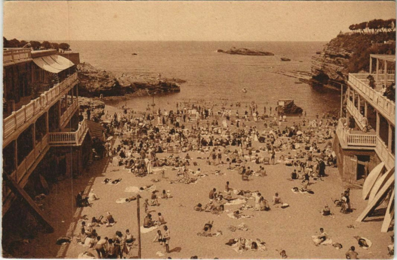 Carte postale ancienne Biarritz La Baignade au Port Vieux France à Biarritz