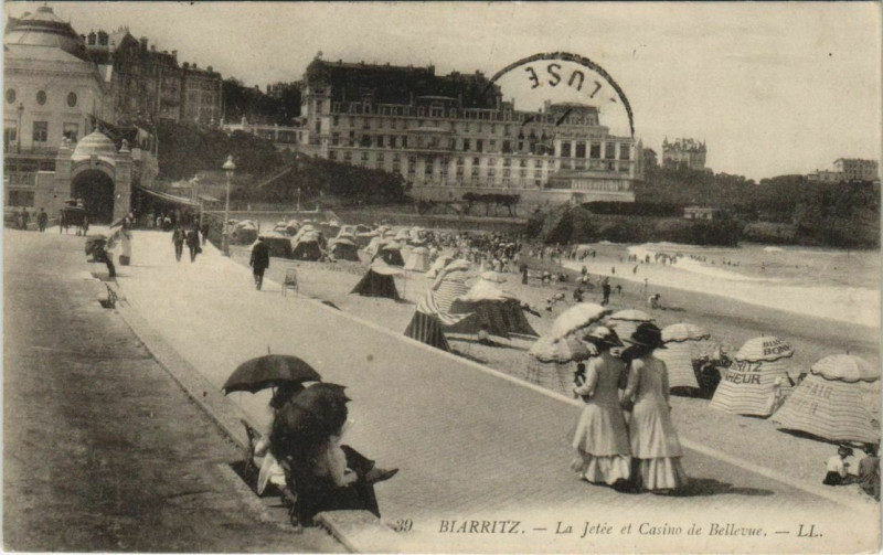 Carte postale ancienne Biarritz La Jetee et Casino de Bellevue France à Biarritz