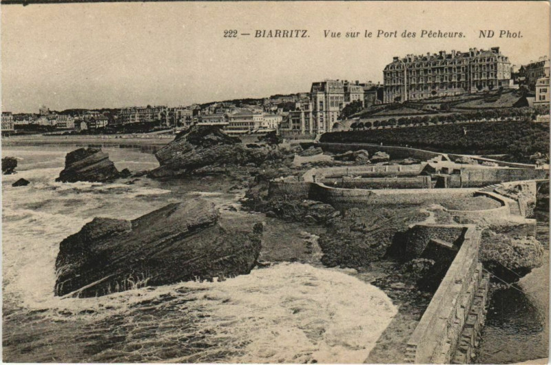 Carte postale ancienne Biarritz vue sur le Port des Pecheurs France à Biarritz
