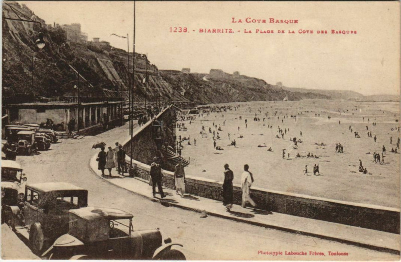 Carte postale ancienne Biarritz la plage de la Cote des Basques France à Biarritz