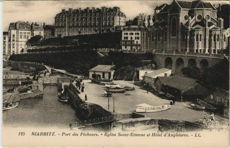 Carte postale ancienne Biarritz Port des Pecheurs ,Eglise Saint-Etienne France à Biarritz