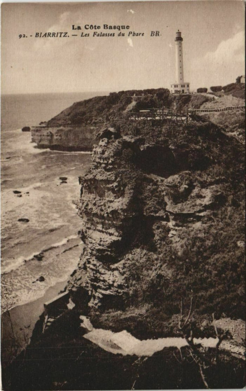 Carte postale ancienne Biarritz Les Falaises du Phare France à Biarritz