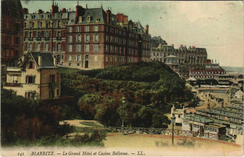 Carte postale ancienne Biarritz Grand Hotel et Casino Bellevue France à Biarritz