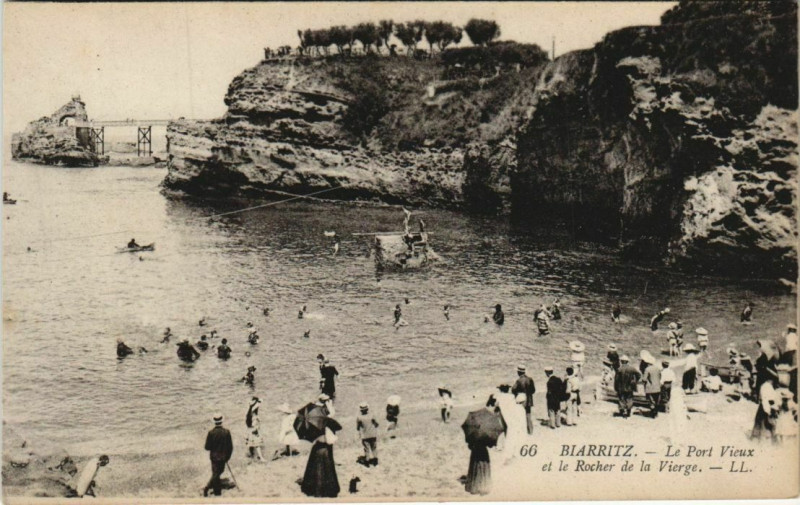 Carte postale ancienne Biarritz Port Vieux et le Rocher de la Vierge France à Biarritz