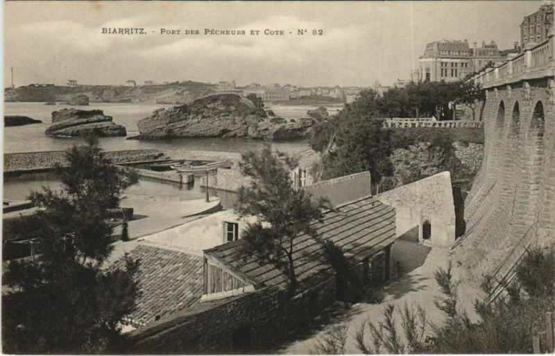 Carte postale ancienne Biarritz Port des Pecheurs et Cote France à Biarritz