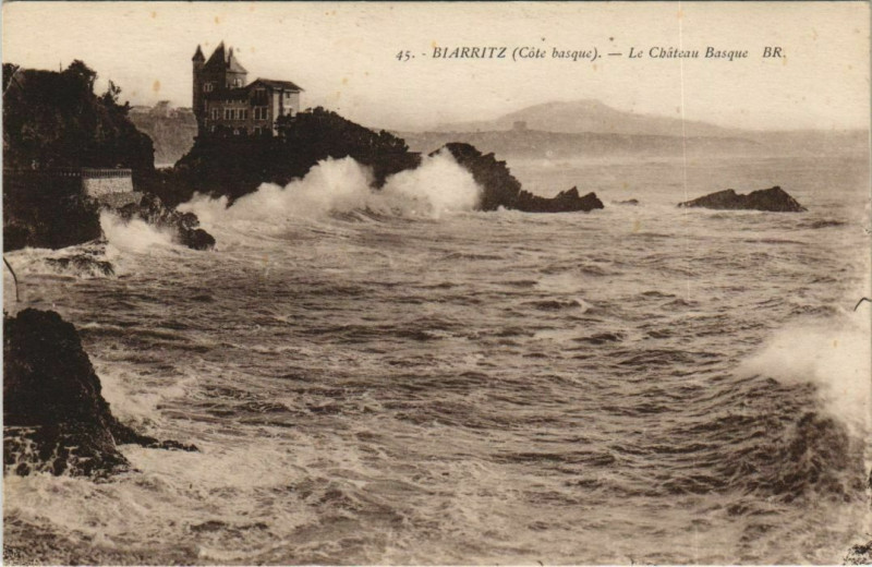 Carte postale ancienne Biarritz Le Chateau Basque France à Biarritz