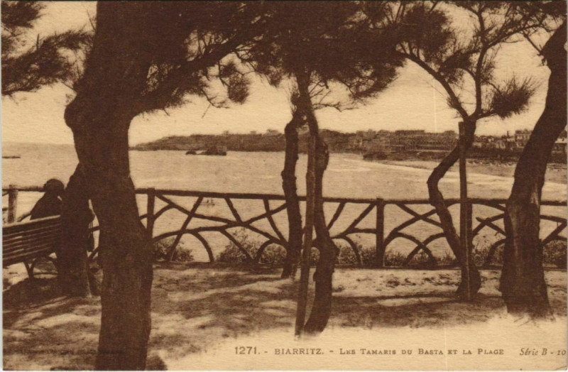 Carte postale ancienne Biarritz Les Tamaris du Basta et la Plage France à Biarritz