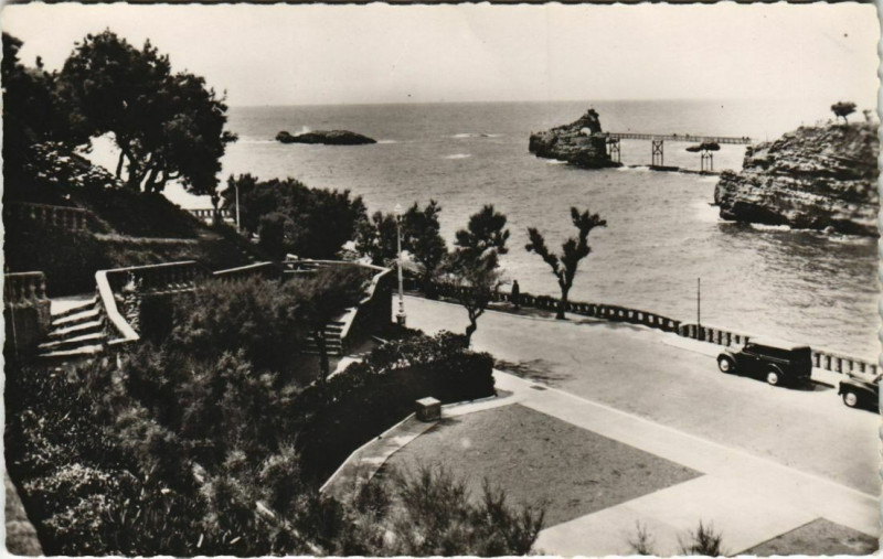 Carte postale ancienne Biarritz Port Vieux et Roocher de la Vierge France à Biarritz