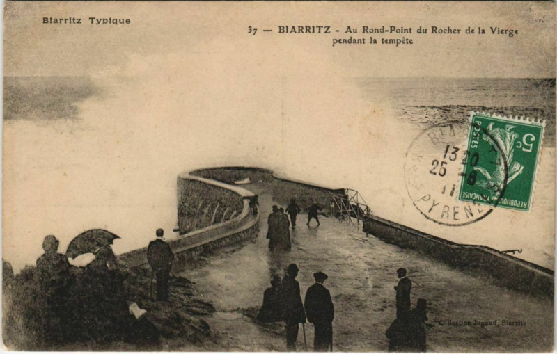 Carte postale ancienne Biarritz Rond Point du Rocher de la Vierge France à Biarritz