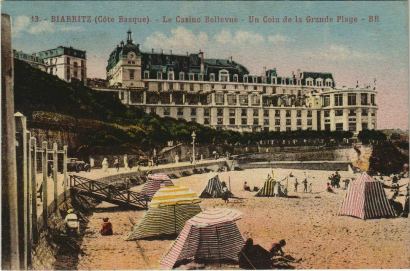 Carte postale ancienne Biarritz Casino Bellevue, un coin de la Grande Plage France à Biarritz