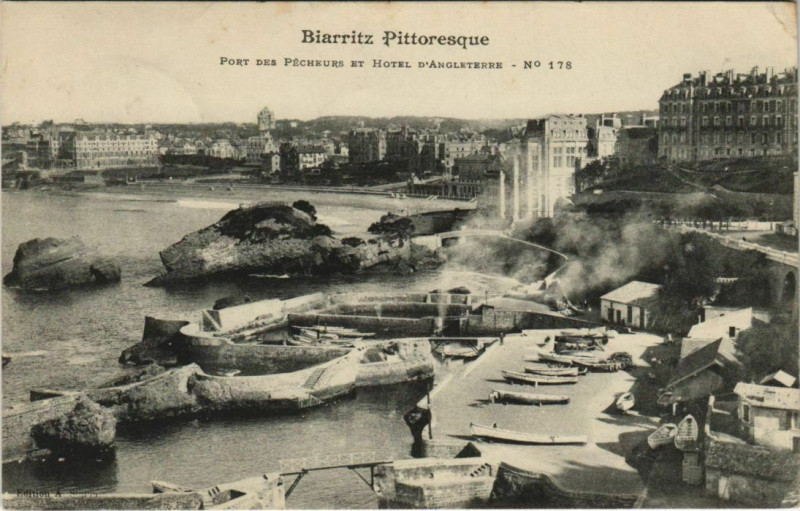 Carte postale ancienne Biarritz Port des Pecheurs et Hotel d'Angleterre France à Anglet