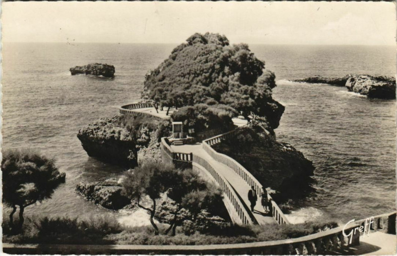 Carte postale ancienne Biarritz Rocher du Basta France à Biarritz