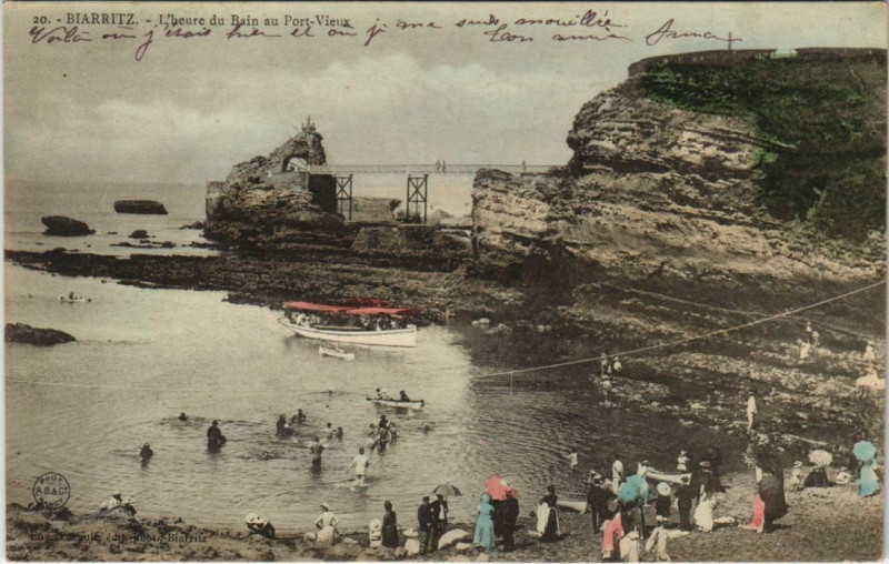 Carte postale ancienne Biarritz L'heure du Bain au Port Vieux France à Biarritz