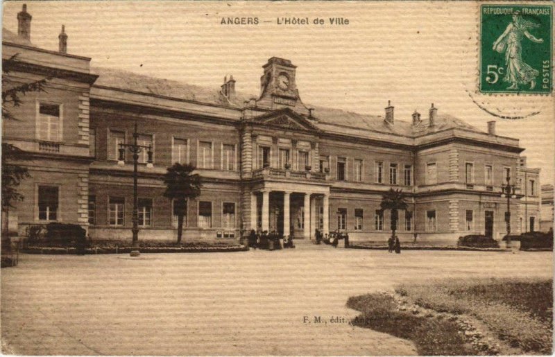 Carte postale ancienne Angers Hotel de Ville France à Angers