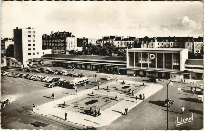 Carte postale ancienne Angers Gare Saint-Laud France à Angers