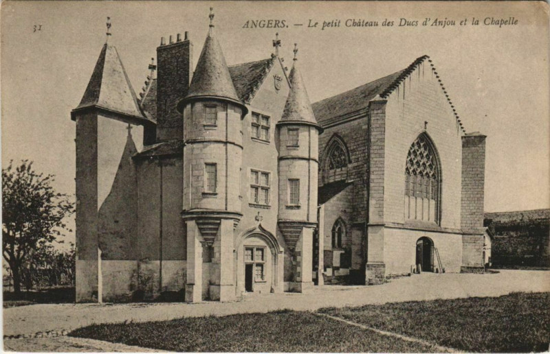 Carte postale ancienne Angers Petit Chateau des Ducs d'Anjou France à Angers