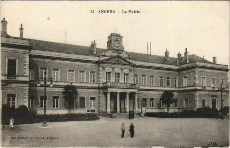 Carte postale ancienne Angers La Mairie France à Angers