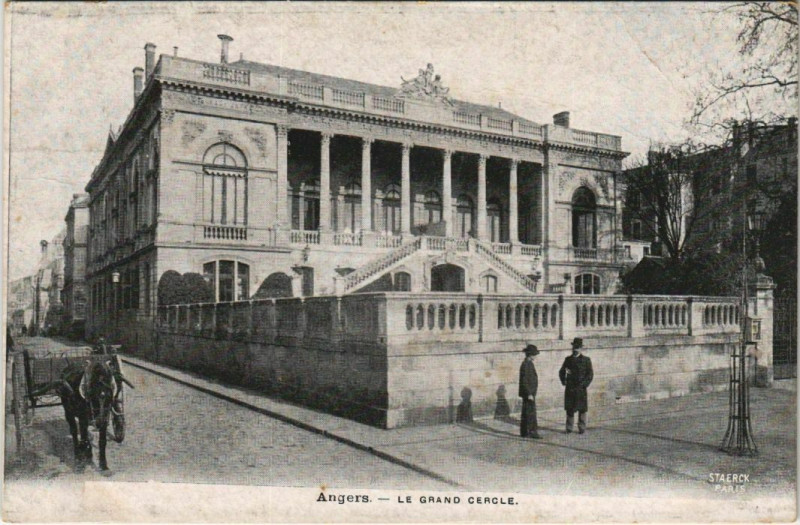 Carte postale ancienne Angers Le Grand Cercle France à Angers