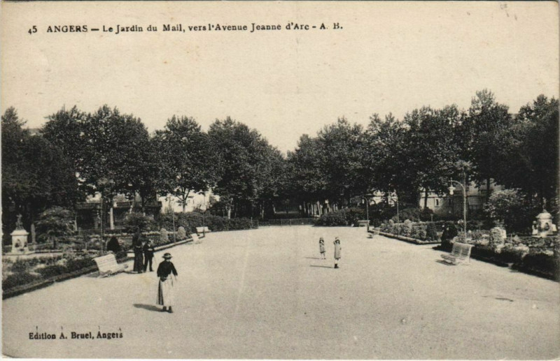 Carte postale ancienne Angers Jardin du Mail France à Angers