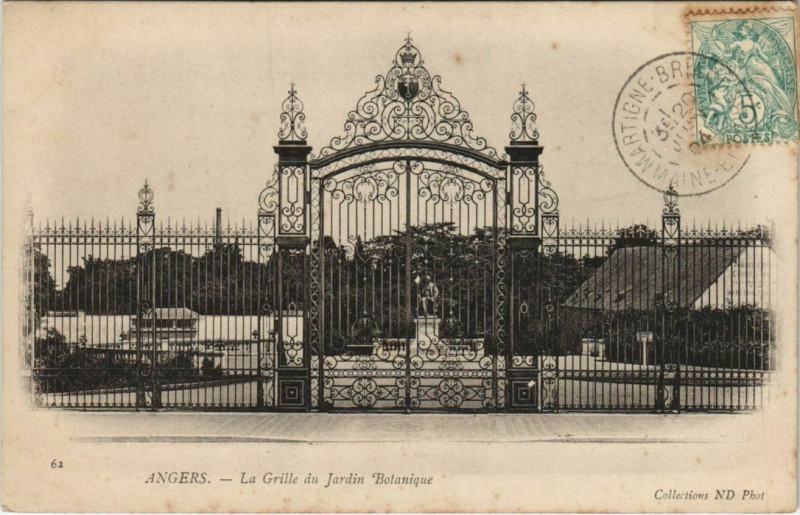 Carte postale ancienne Angers La Grille du Jardin Botanique France à Angers