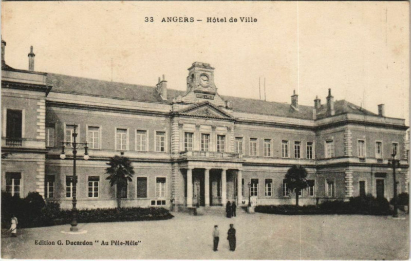 Carte postale ancienne Angers Hotel de Ville France à Angers