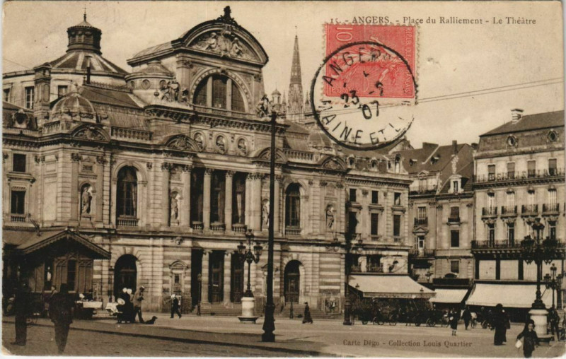 Carte postale ancienne Angers Place du Ralliement ,Le Theatre France à Angers