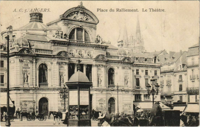 Carte postale ancienne Angers Place du Ralliement ,Le Theatre France à Angers