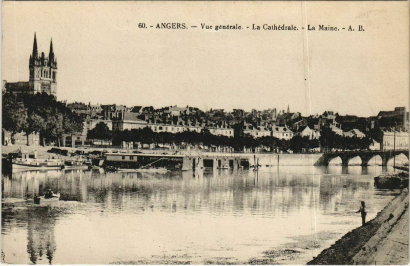Carte postale ancienne Angers vue generale ,La Cathedrale, La Maine France à Angers