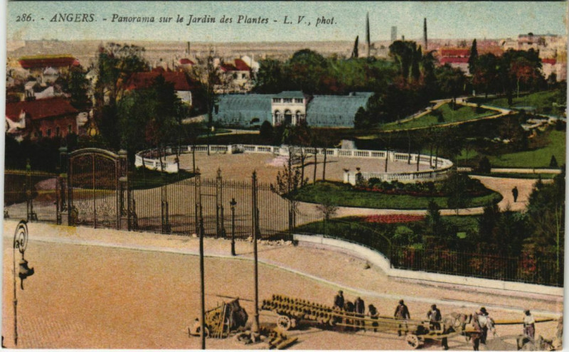 Carte postale ancienne Angers panorama sur le Jardin des Plantes France à Angers