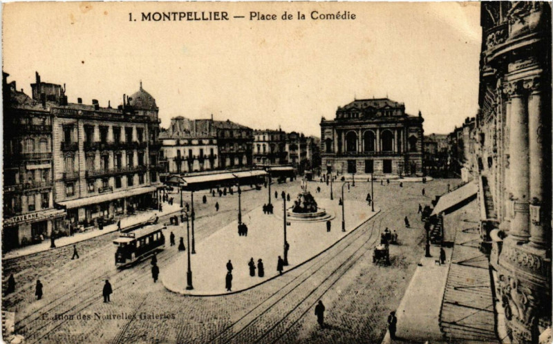 Carte postale ancienne Montpellier - Place de la Comédie à Montpellier