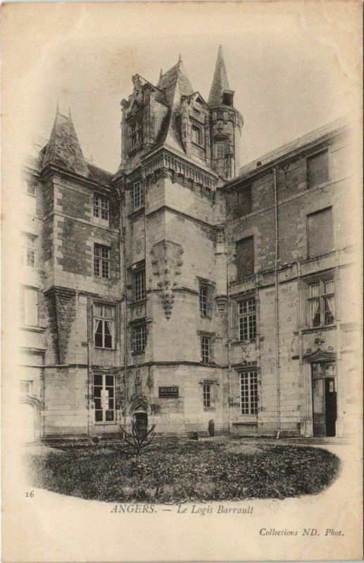 Carte postale ancienne Angers Le Logis Barrault France à Angers