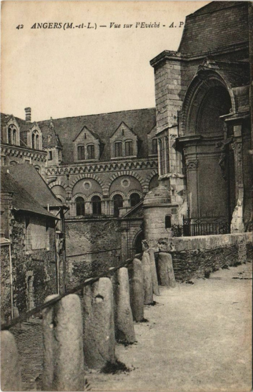 Carte postale ancienne Angers vue sur l'Eveche France à Angers