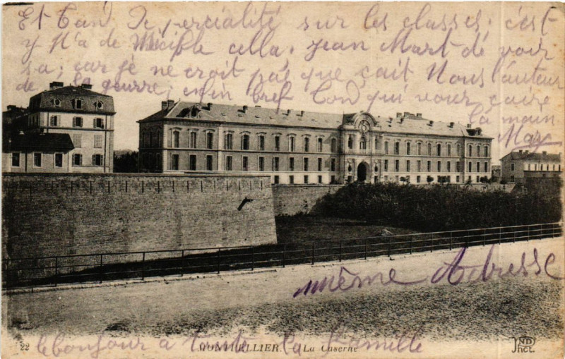 Carte postale ancienne Montpellier - La Caserne à Montpellier