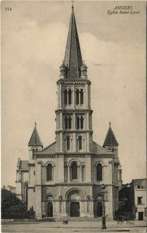 Carte postale ancienne Angers Eglise Saint-Laud France à Angers