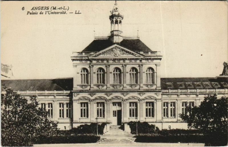 Carte postale ancienne Angers Palais de l'Uniersite France à Angers